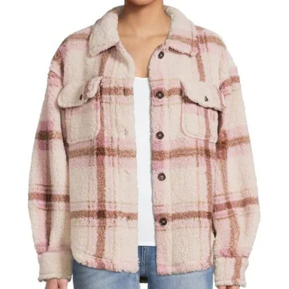LAST CHANCE Ultra soft Plaid Printed Faux Sherpa Shacket - Picture 8 of 10